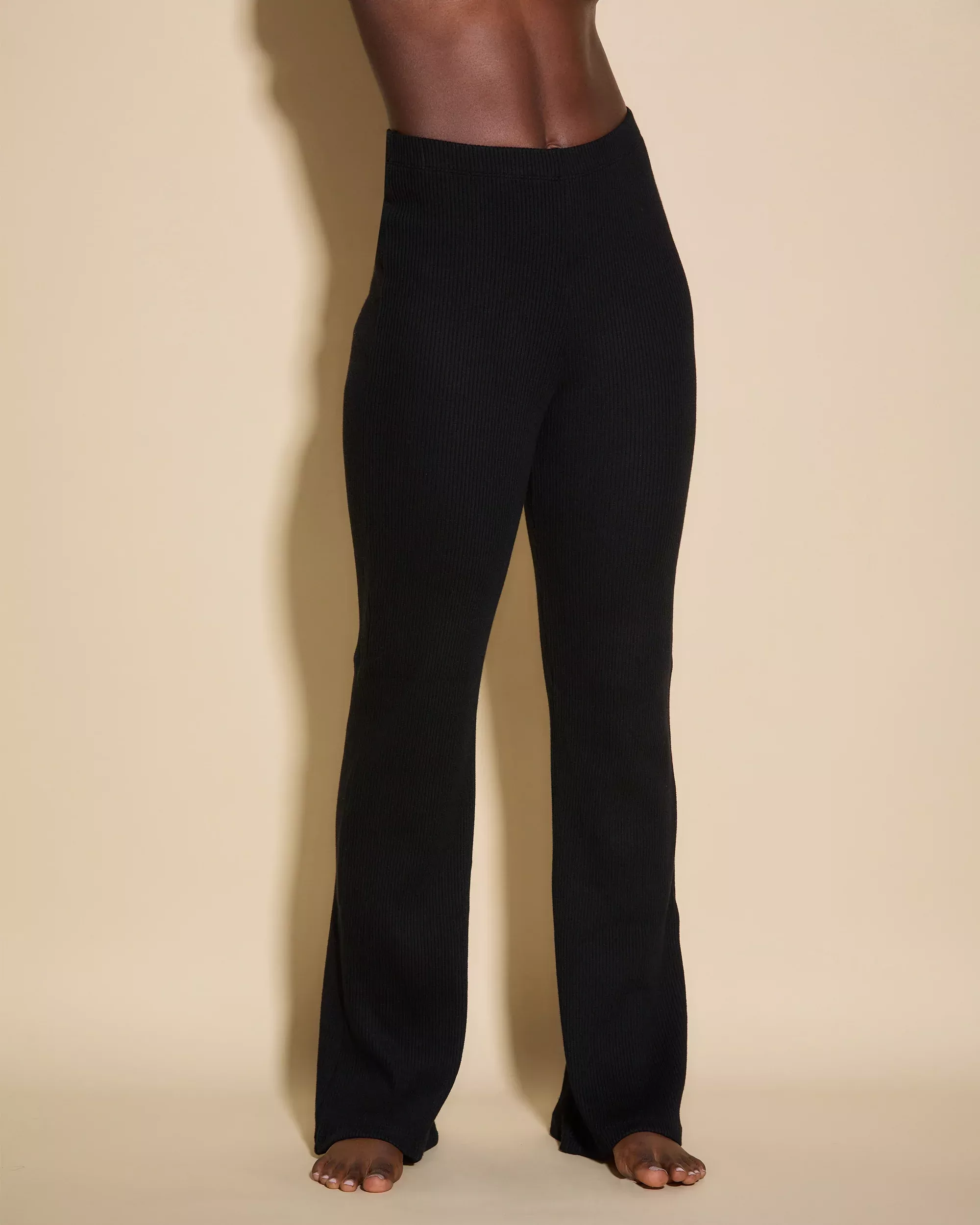 Britt Pantalones de pata ancha y talle algo